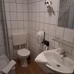 Gaststaette Zur Hahnenquelle 酒店 基希洪德姆
